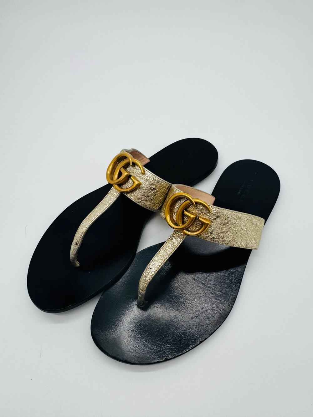 Gucci Marmont GG Metallic Gold Leather Thong Sandals EU 37 US 7